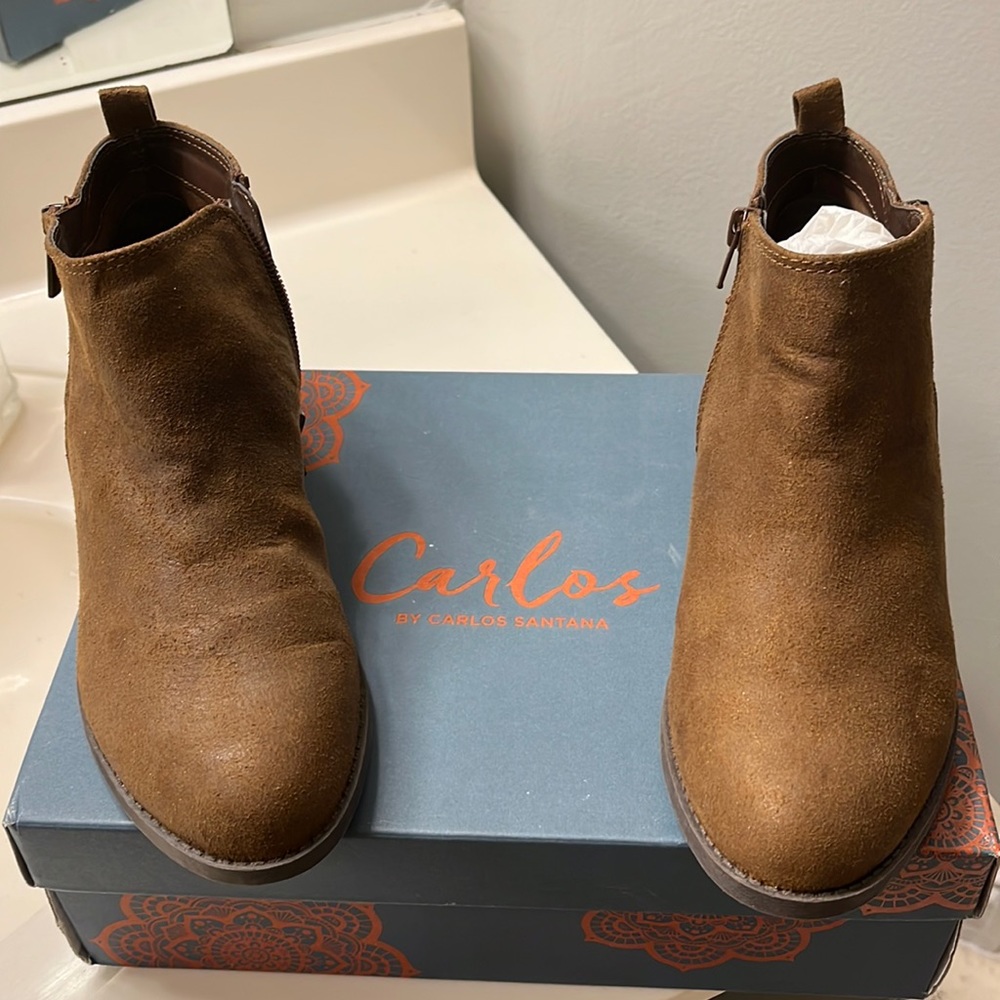 Carlos Santana boots.  Brianne  Cognac32. Never worn.  Size 8